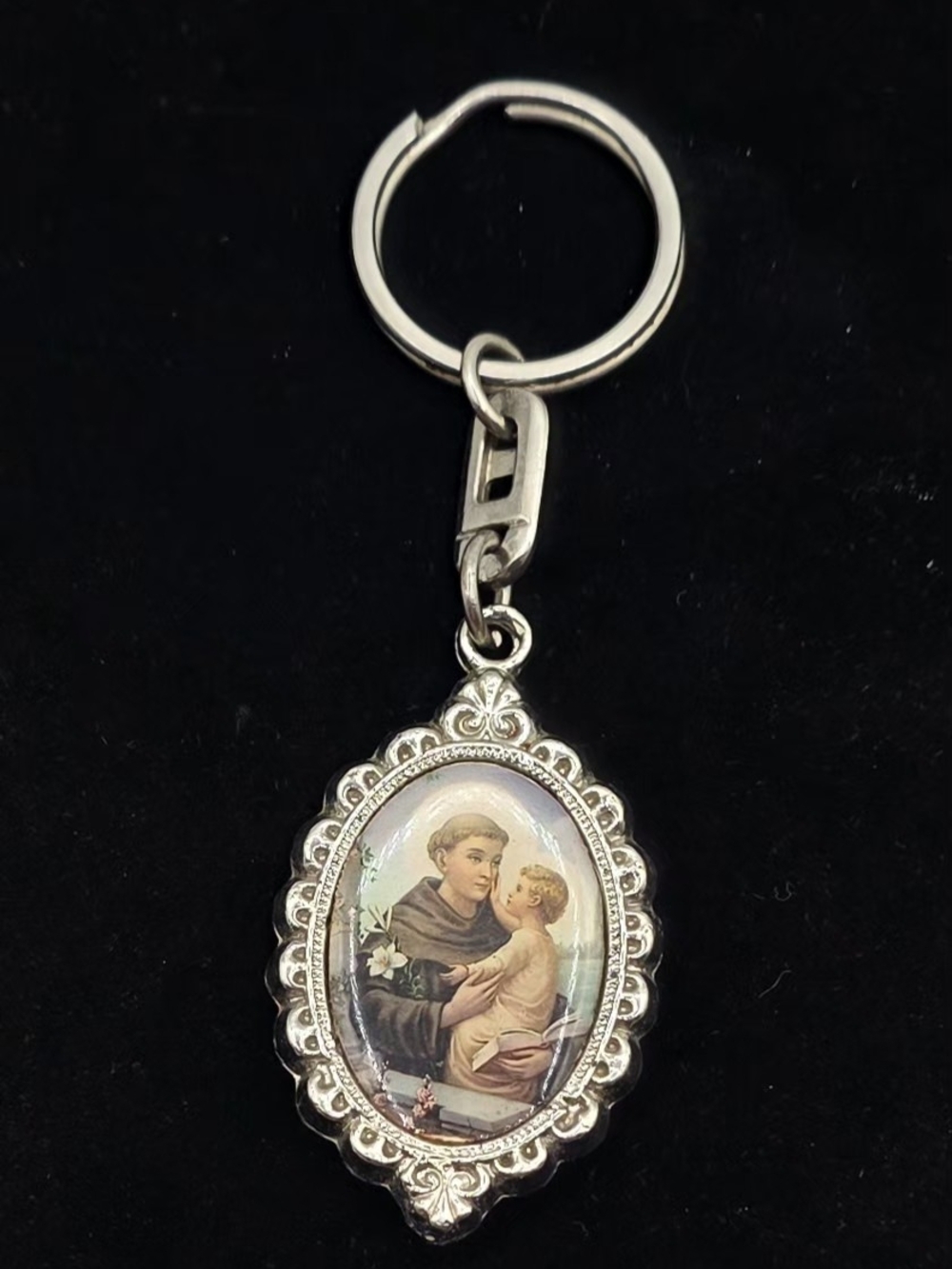 Religious Medallion Keychain with Vintage Holy Images - Silver Tone - Picture 5 of 6